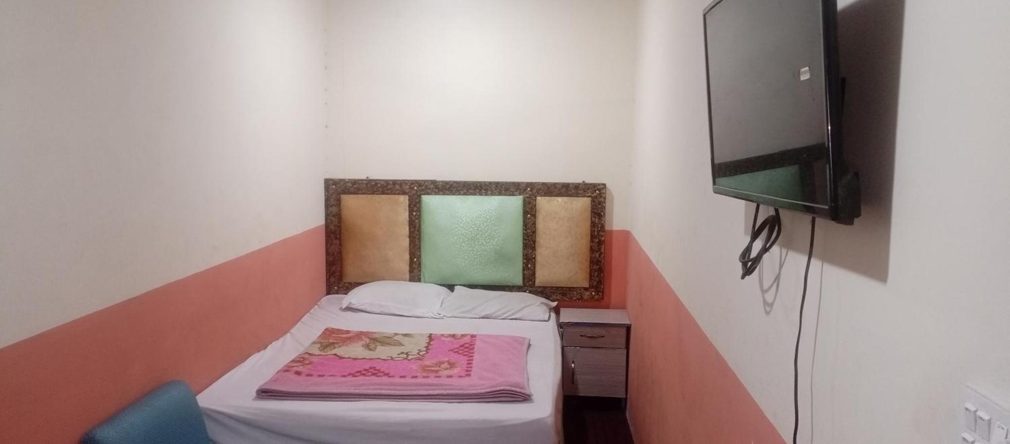 New Pak Royal Hotel Lahore Buitenkant foto