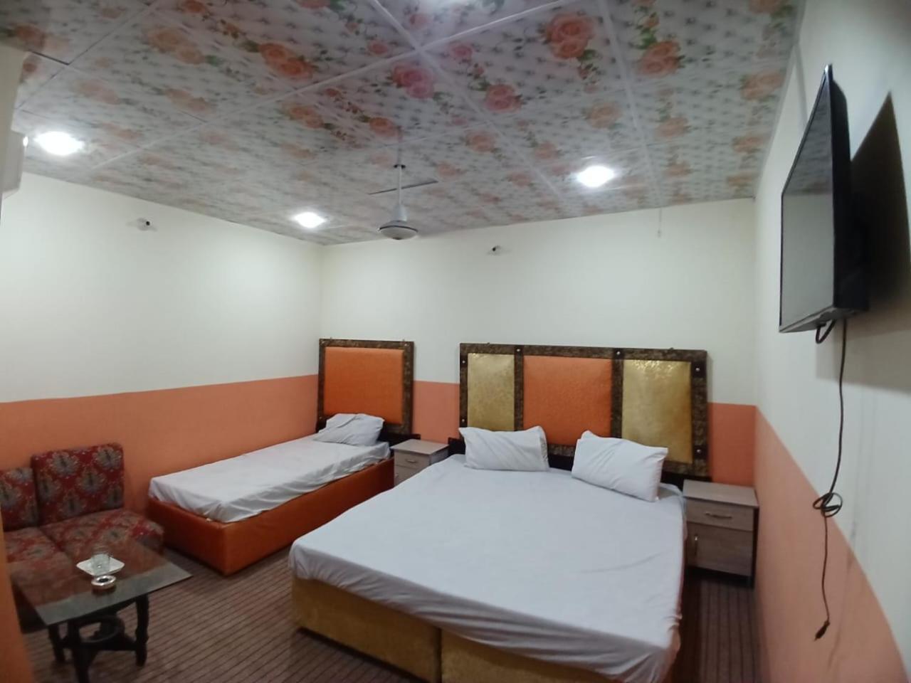 New Pak Royal Hotel Lahore Buitenkant foto